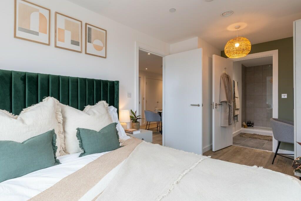 2 bedroom apartment at Hairpin House - Image 19