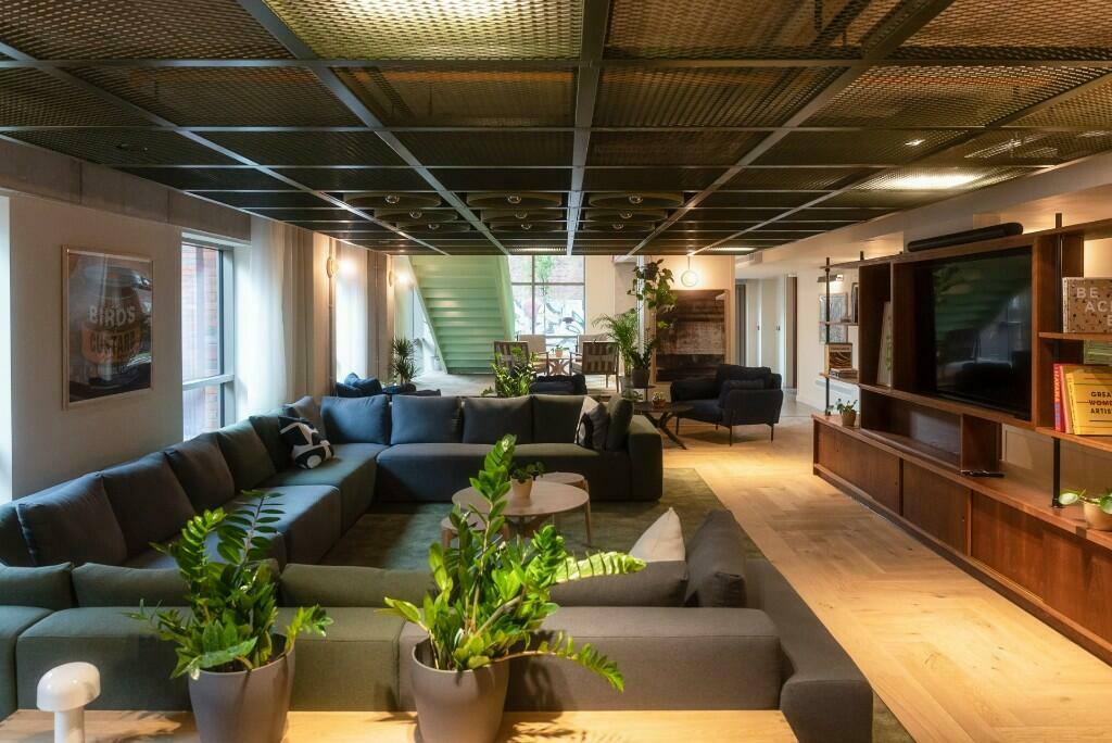 1 bedroom apartment at Hairpin House - Image 18