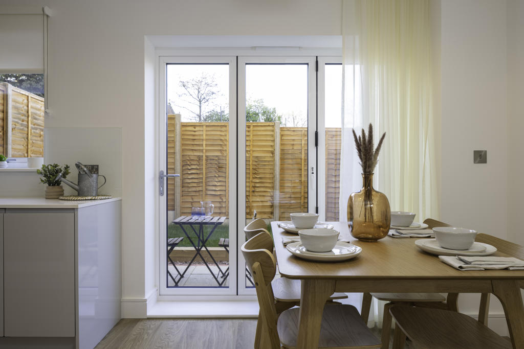 3 bedroom house at Soho Wharf - Image 9