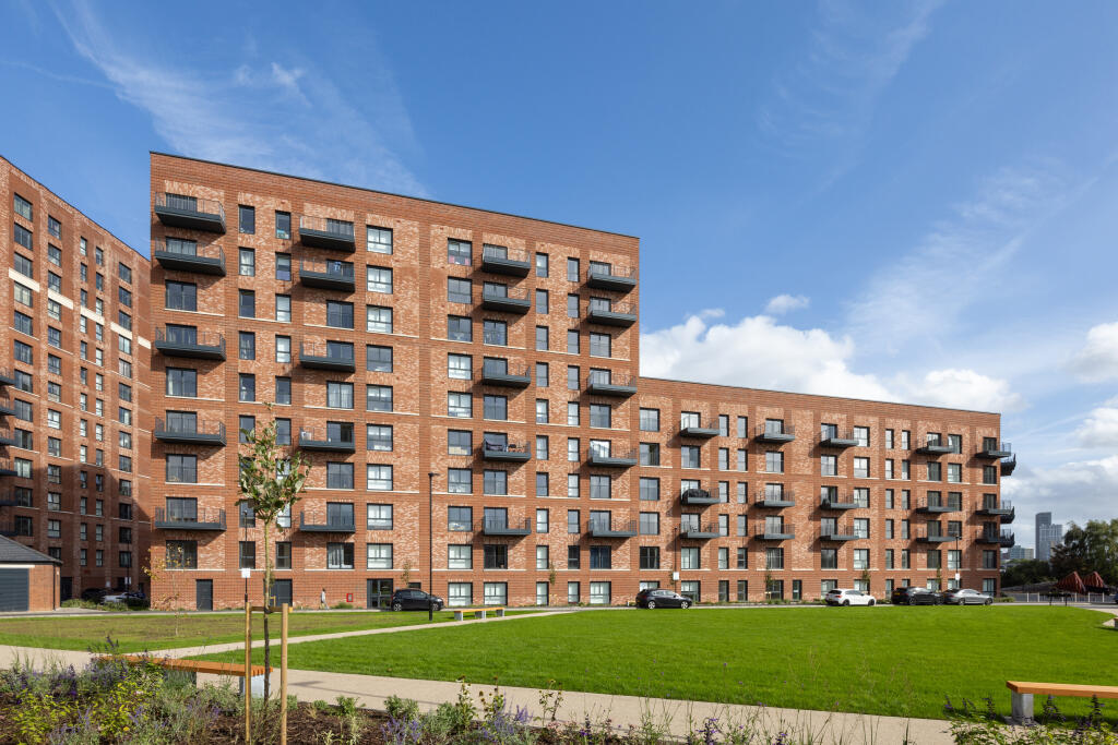 3 bedroom house at Soho Wharf - Image 12