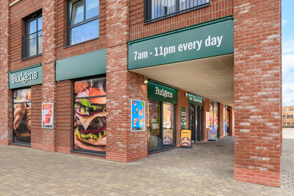 3 bedroom house at Soho Wharf - Image 19