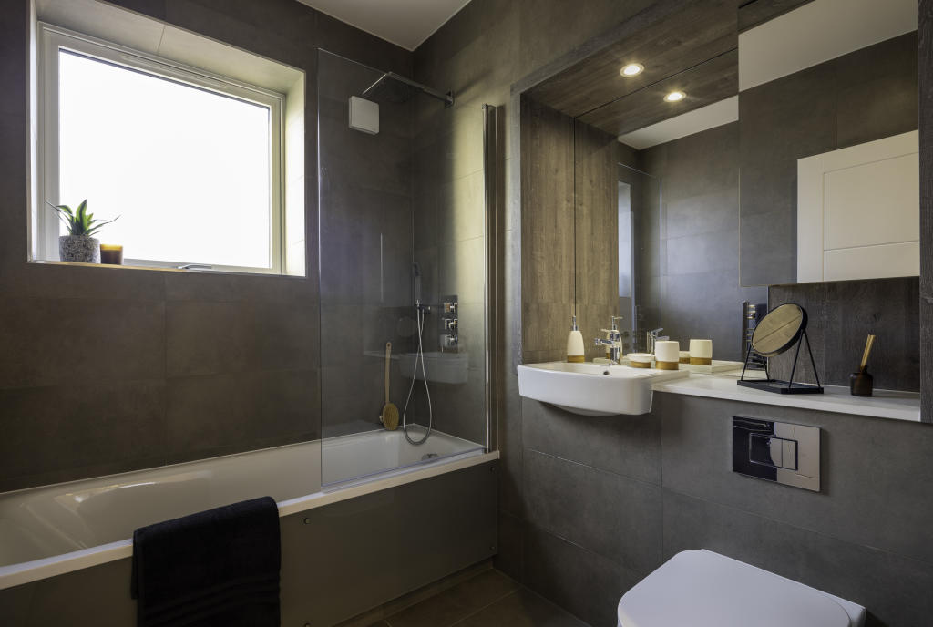 3 bedroom house at Soho Wharf - Image 8