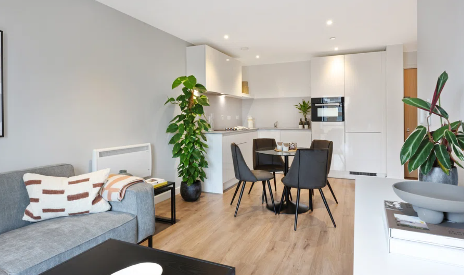 2 bedroom apartment at The Lansdowne - Image 5