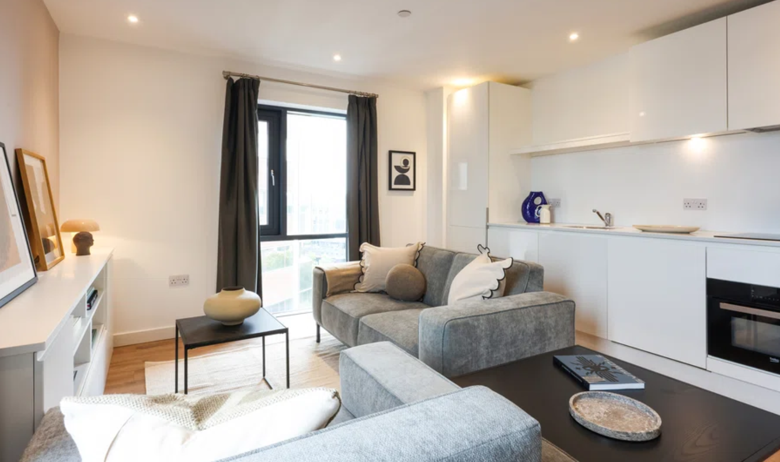 2 bedroom apartment at The Lansdowne - Image 10