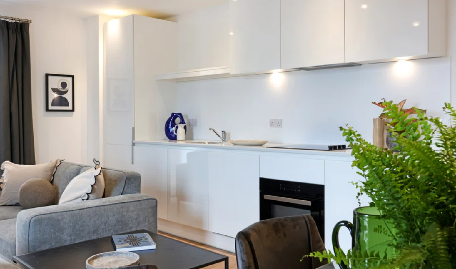 2 bedroom apartment at The Lansdowne - Image 13