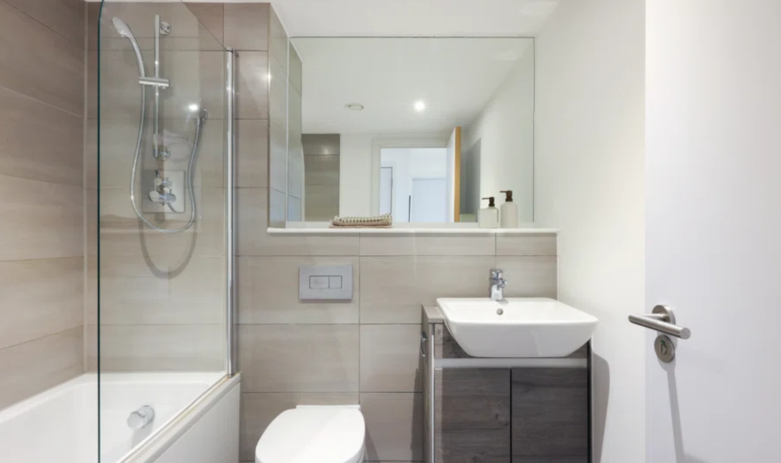 2 bedroom apartment at The Lansdowne - Image 15