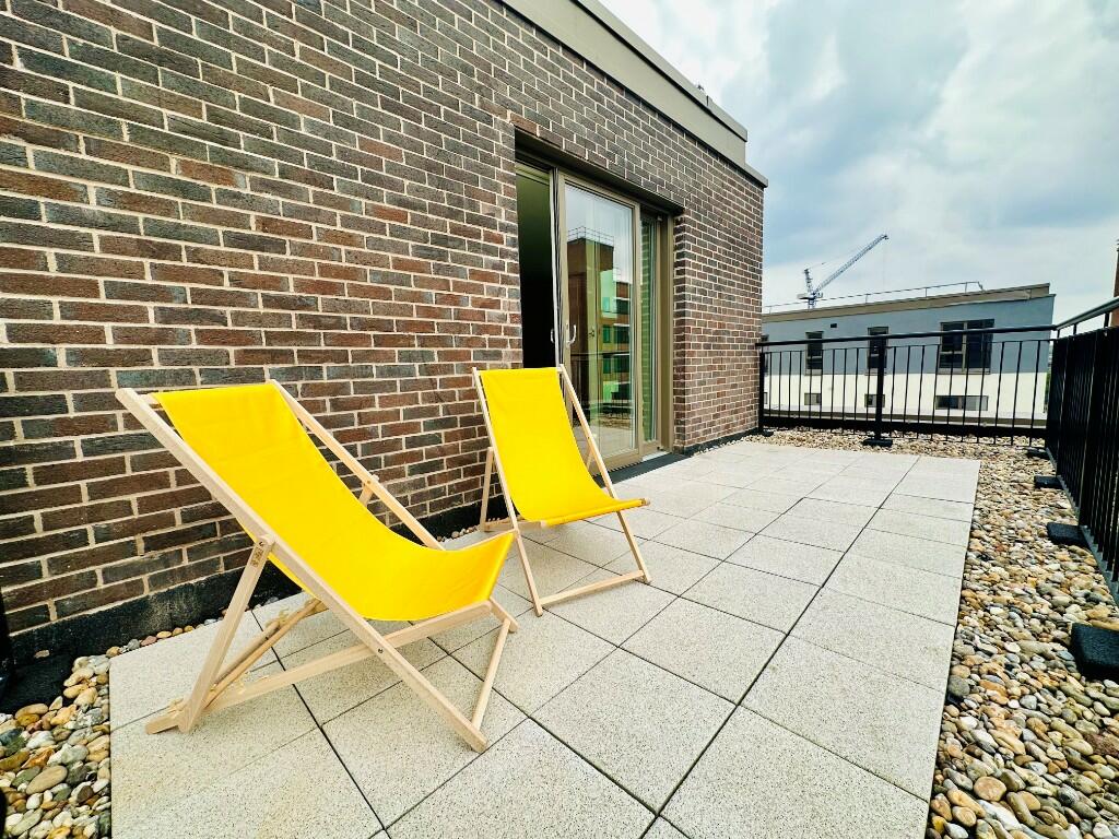 3 bedroom apartment at U&A - Image 9