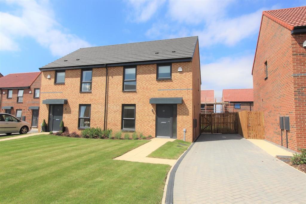 3 bedroom house at Kirkleatham Green - Image 12
