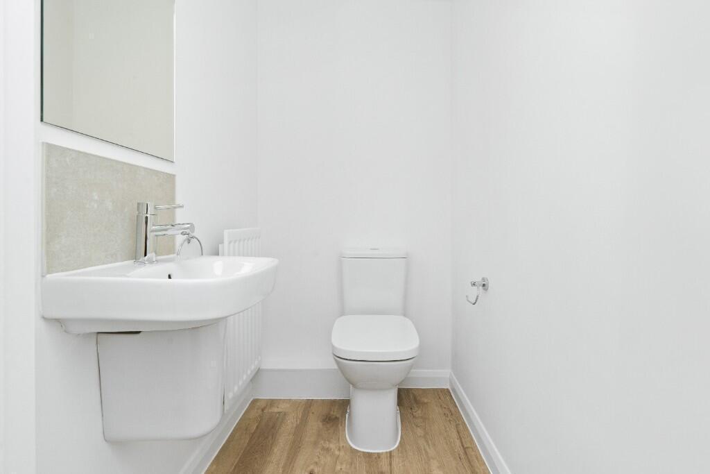 3 bedroom house at Spinning Fields - Image 4