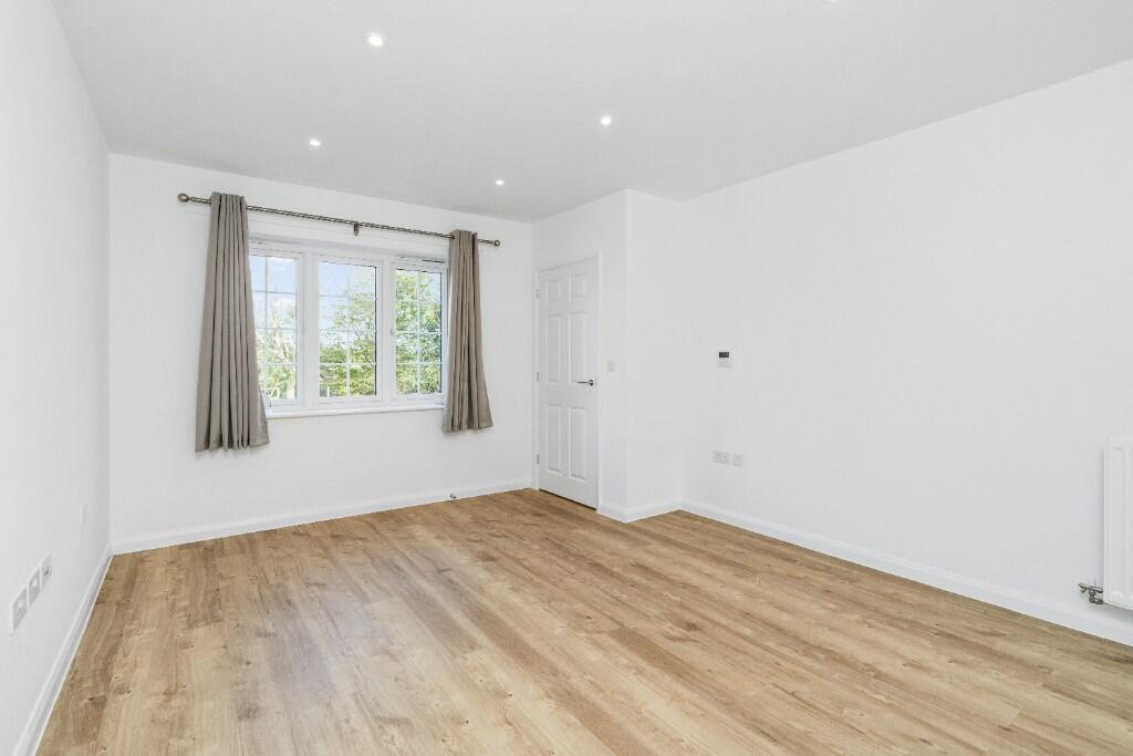 3 bedroom house at Spinning Fields - Image 10