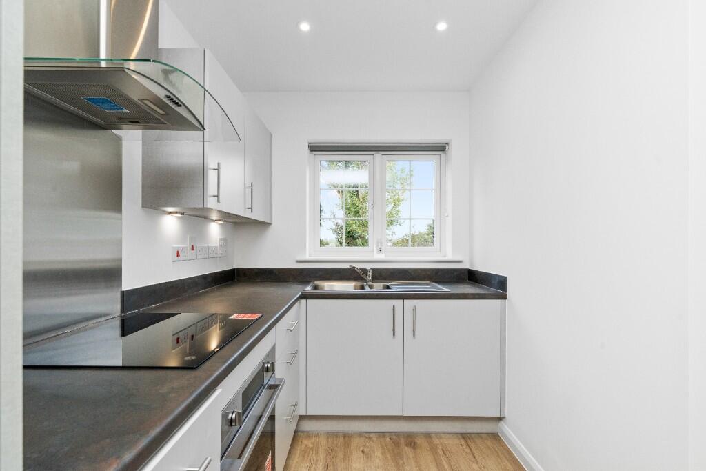 2 bedroom apartment at Spinning Fields - Image 4