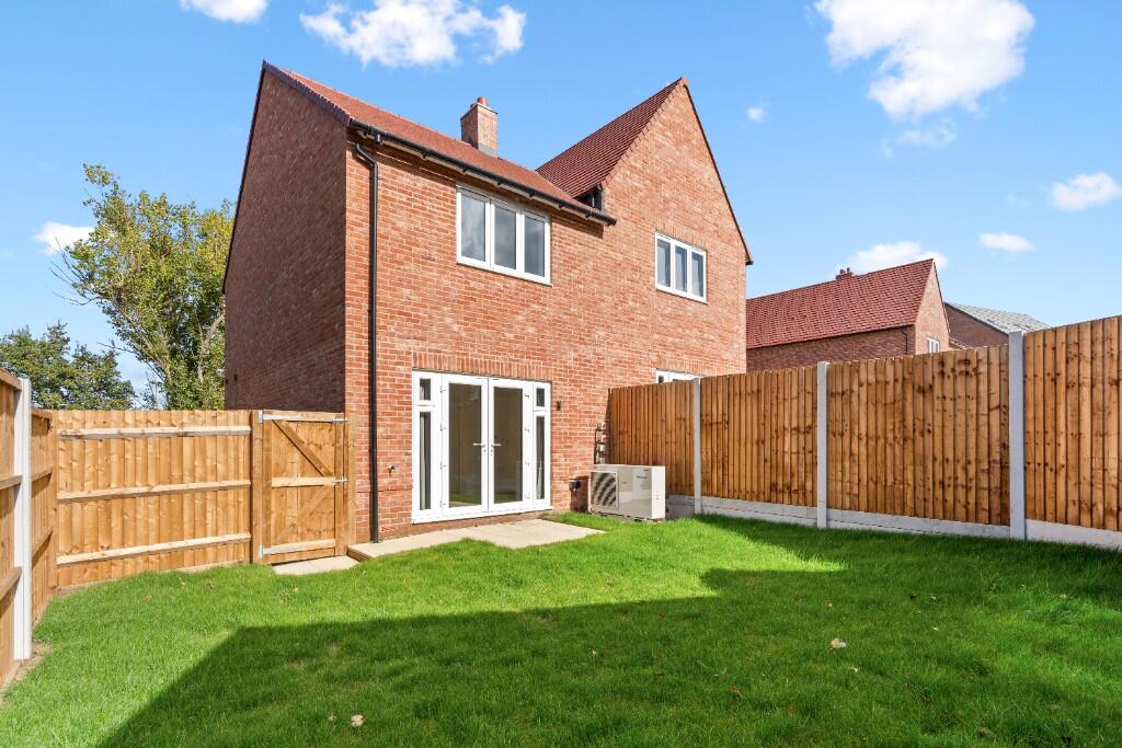 2 bedroom apartment at Spinning Fields - Image 11