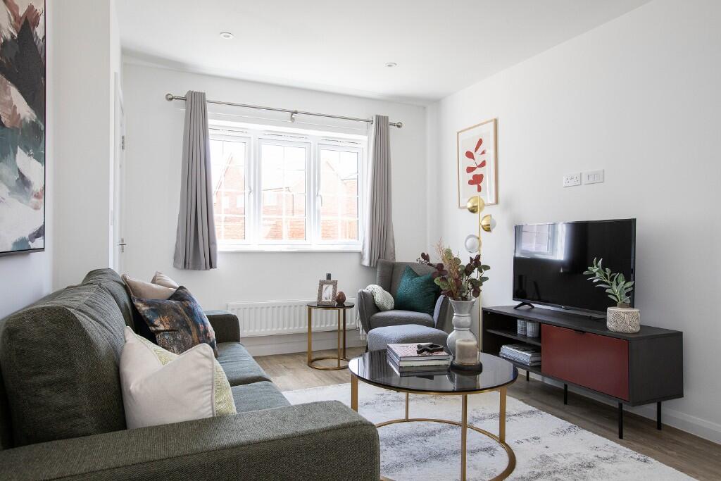 3 bedroom house at Spinning Fields - Image 2