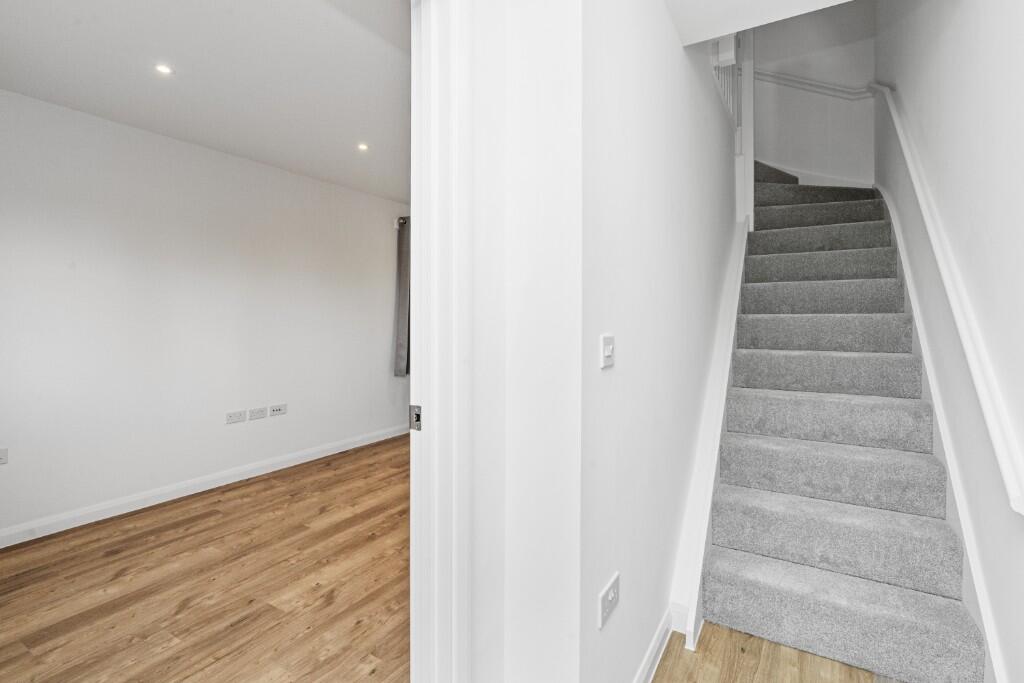 3 bedroom house at Spinning Fields - Image 3