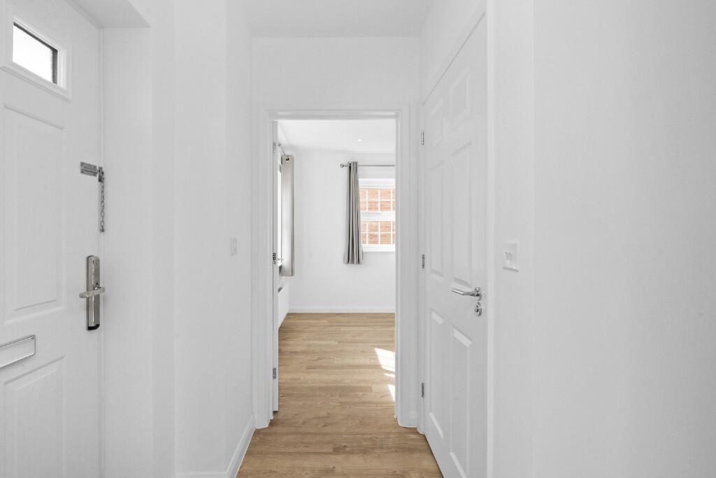 3 bedroom house at Spinning Fields - Image 3