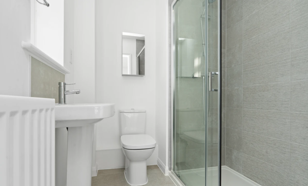 3 bedroom house at Spinning Fields - Image 6