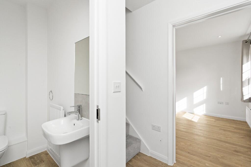 3 bedroom house at Spinning Fields - Image 15