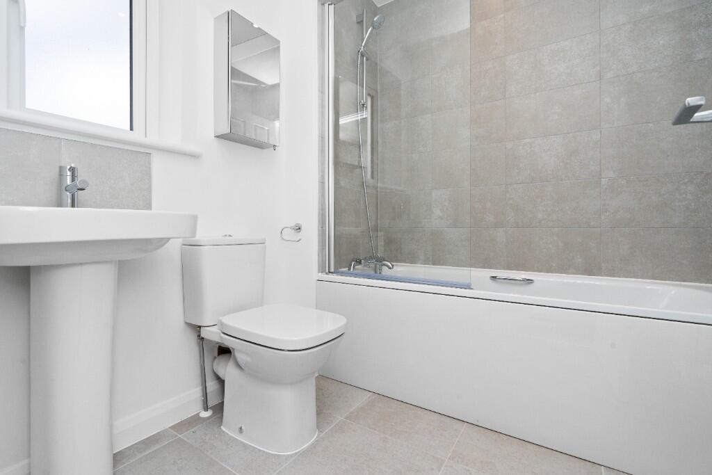 3 bedroom house at Spinning Fields - Image 16