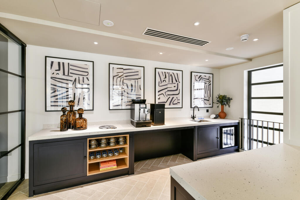 2 bedroom apartment at The Blockhouse - Image 7