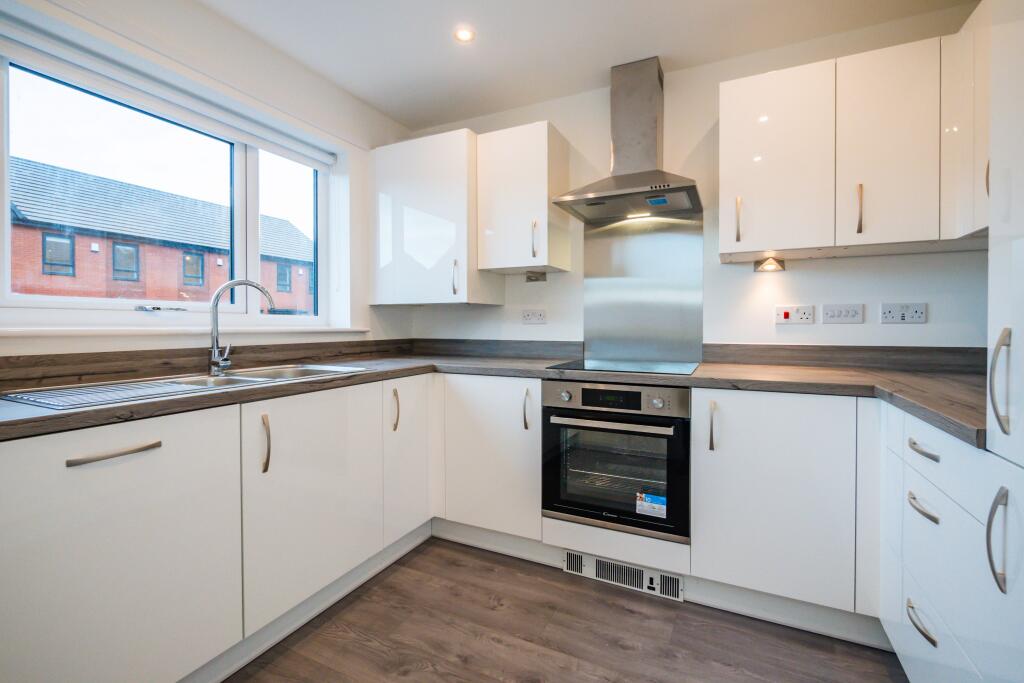 3 bedroom house at Irwell View - Image 5