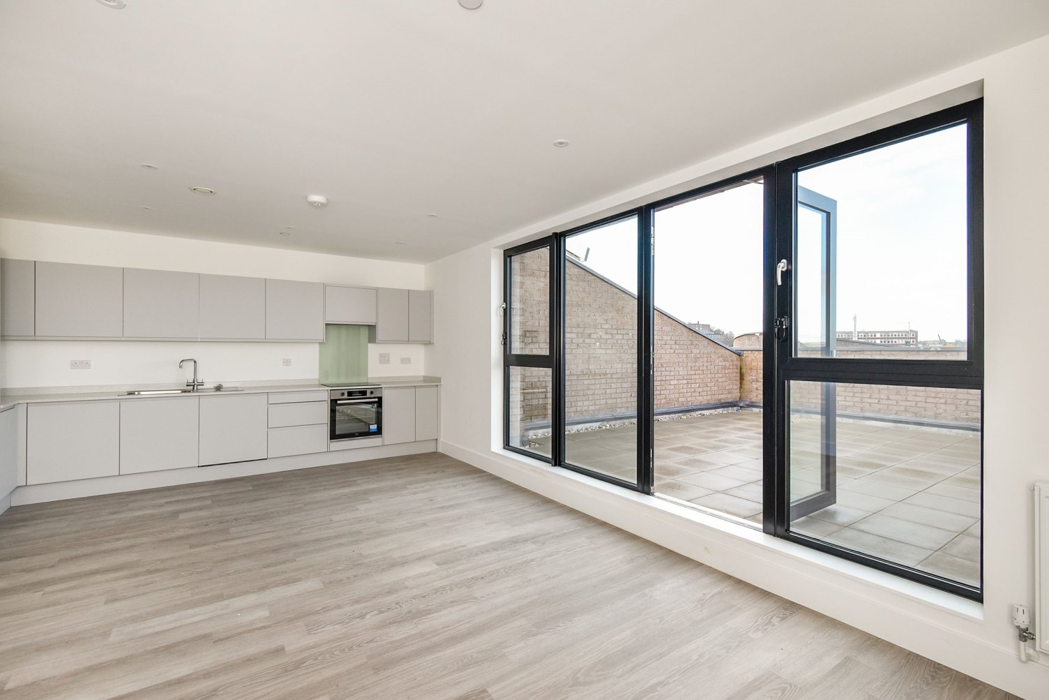 2 bedroom apartment at Pioneer Wharf at Waterfront - Image 7