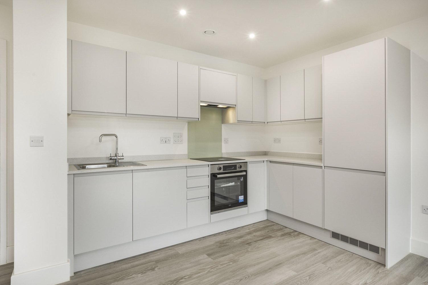 1 bedroom apartment at Pioneer Wharf at Waterfront - Image 4