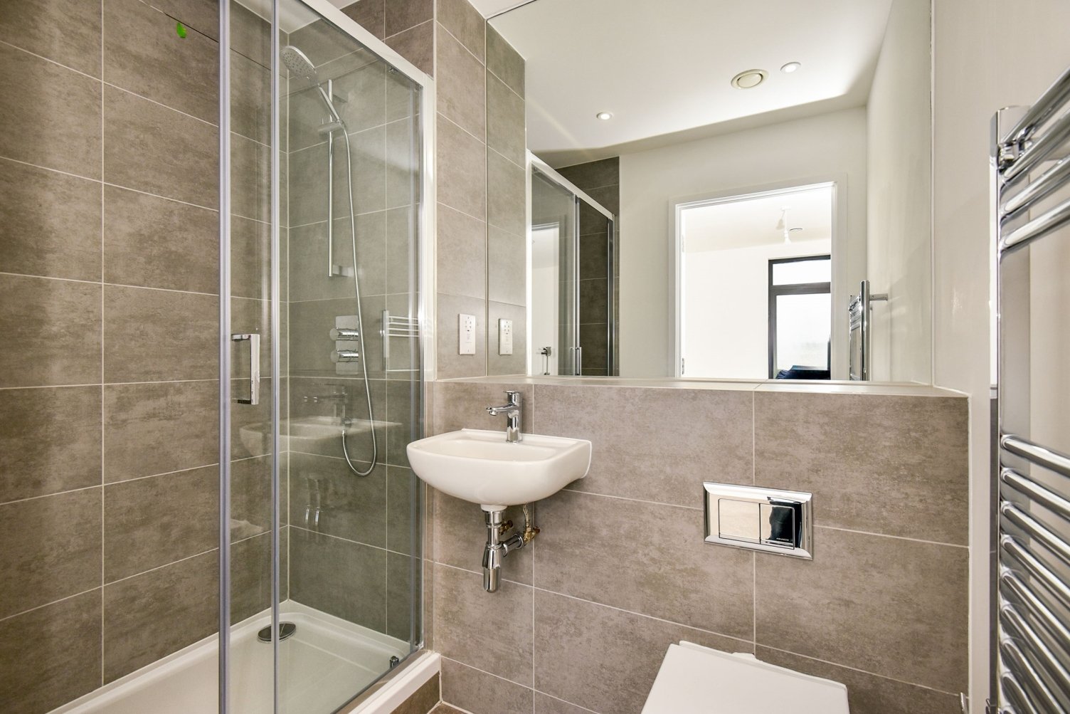 2 bedroom apartment at Pioneer Wharf at Waterfront - Image 5