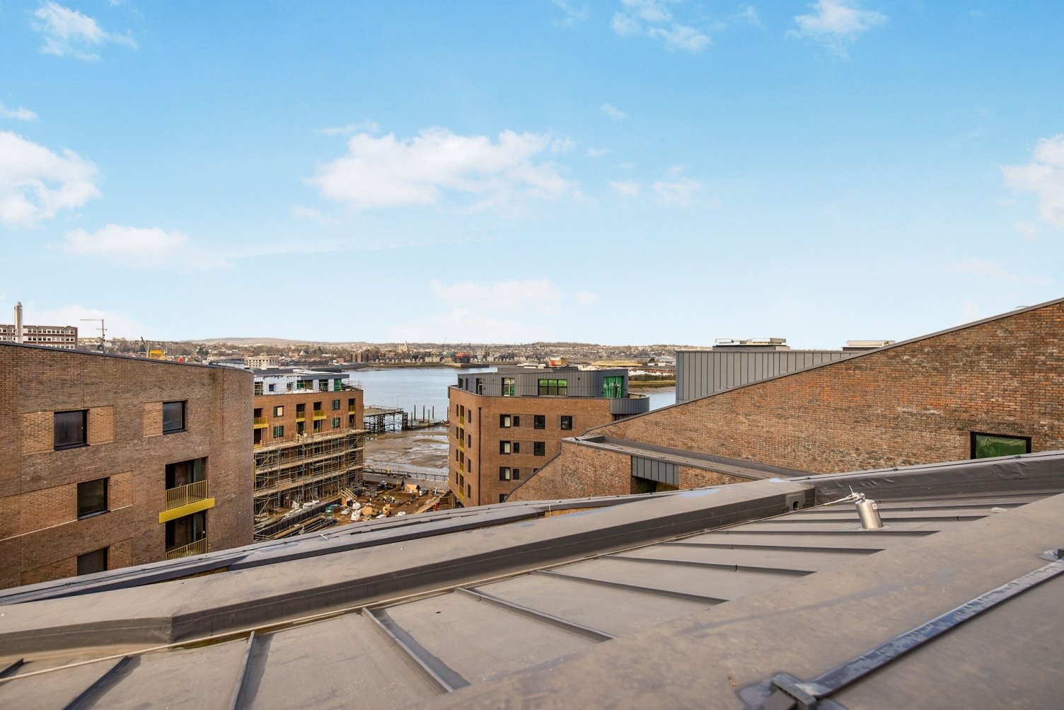 2 bedroom apartment at Pioneer Wharf at Waterfront - Image 8