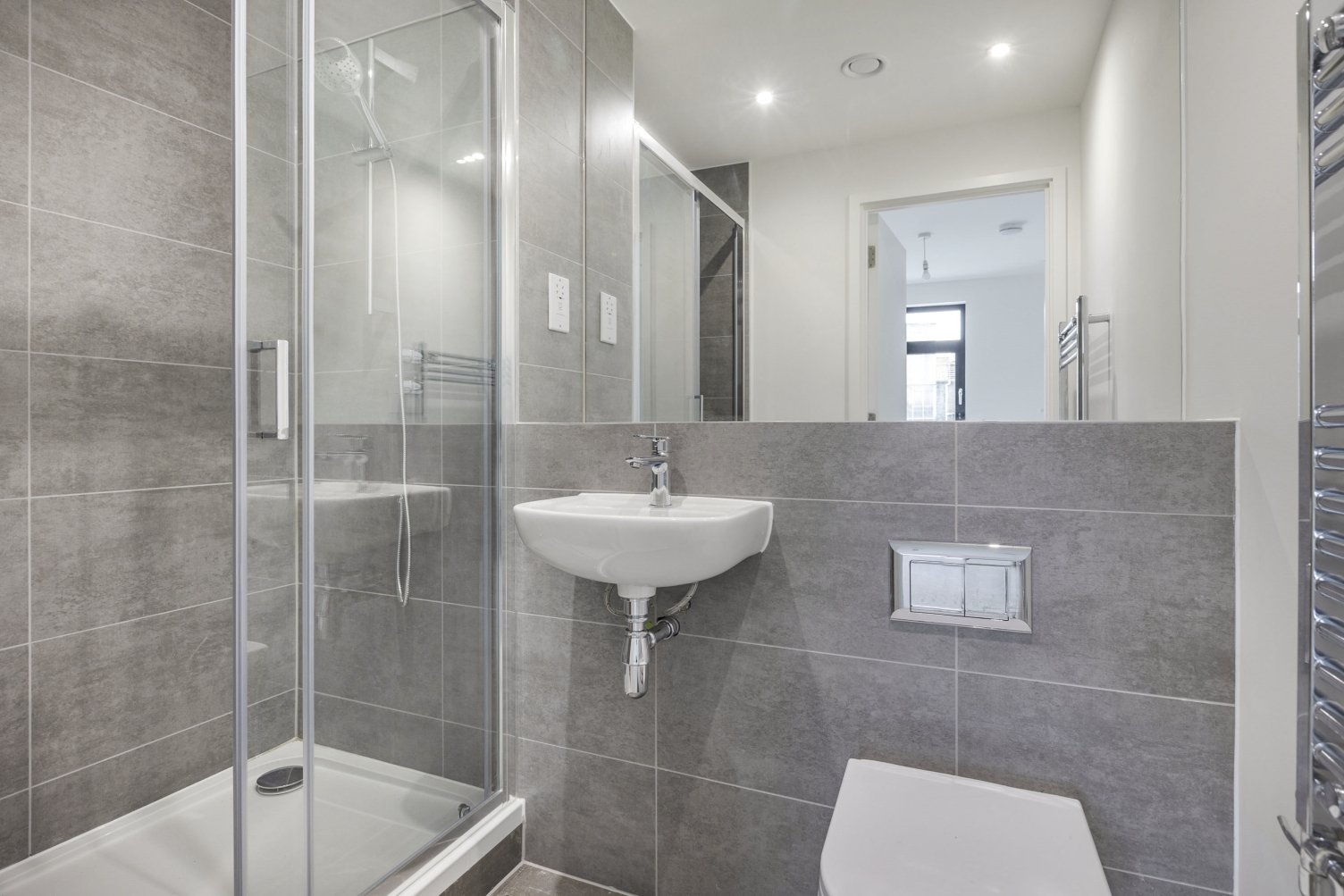 2 bedroom apartment at Pioneer Wharf at Waterfront - Image 4