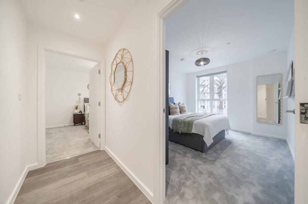 3 bedroom apartment at Clapham Park - Image 5