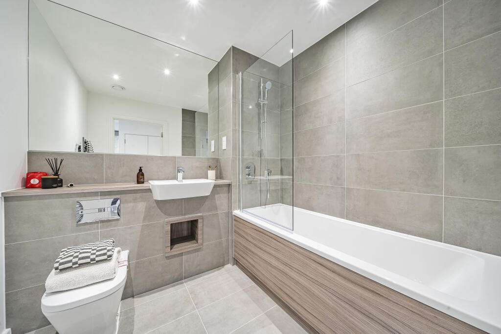 1 bedroom apartment at Clapham Park - Image 9