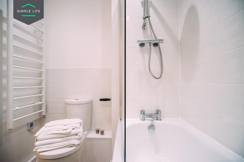 2 bedroom apartment at Earle Street - Image 13