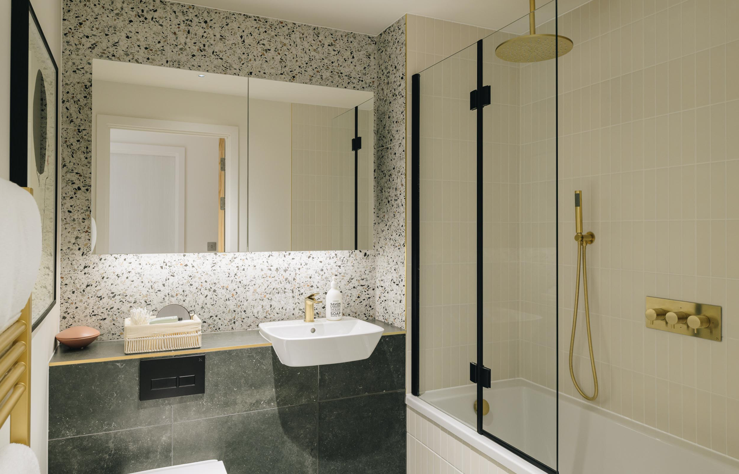 2 bedroom apartment at Wiltern - Image 2