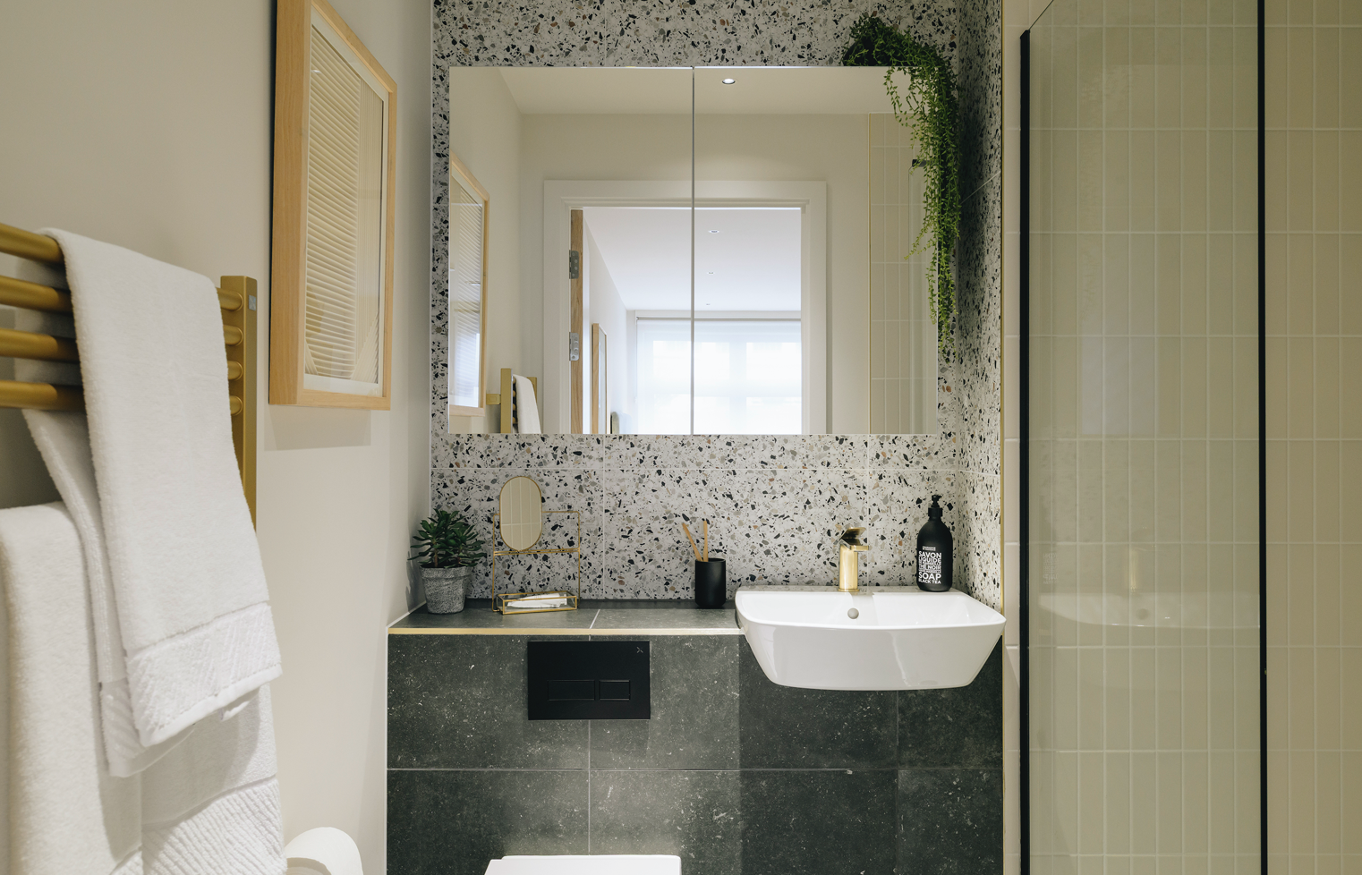 Studio apartment at Wiltern - Image 4