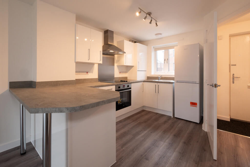 2 bedroom house at Cherrywood Grange - Image 3