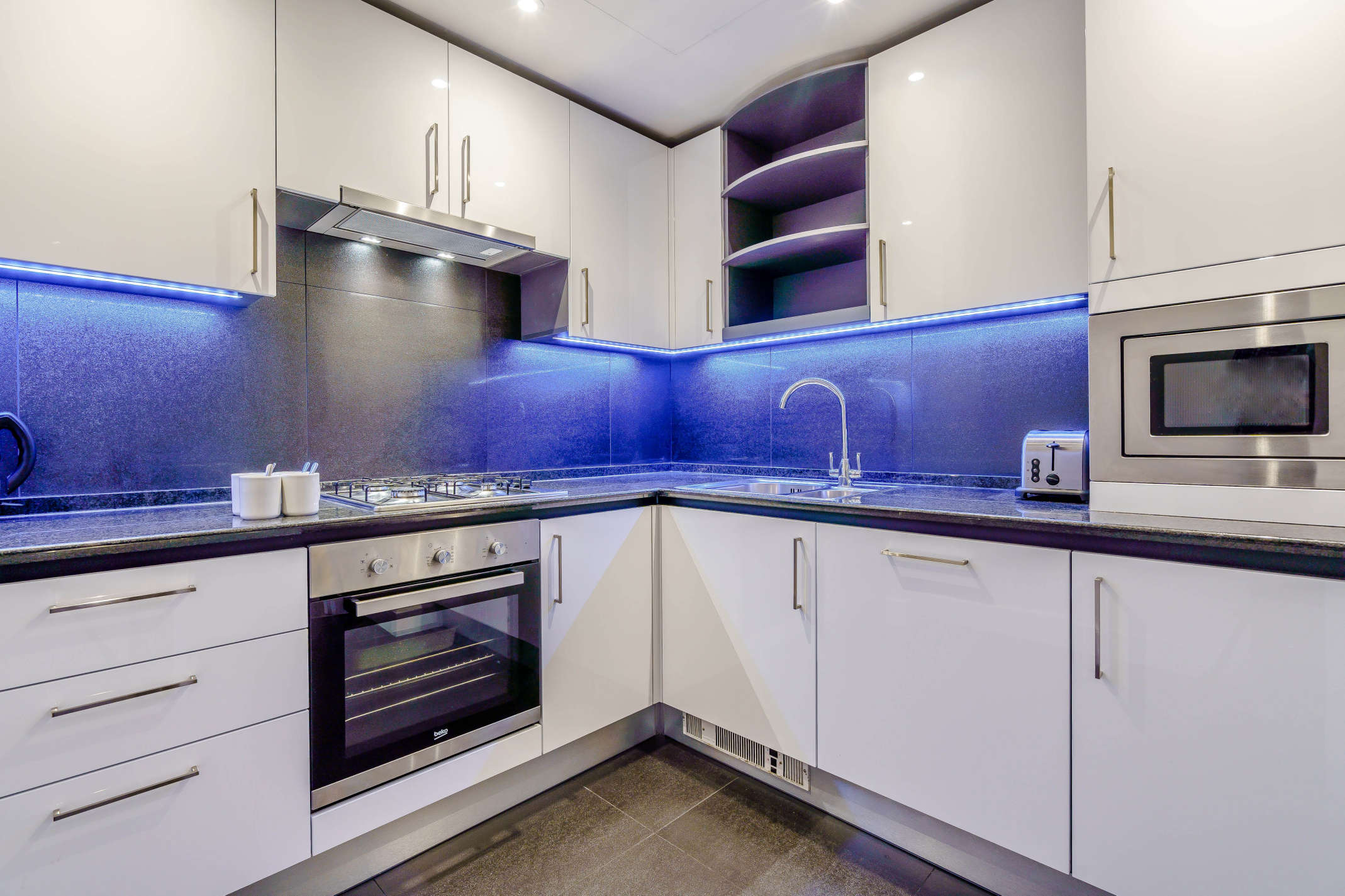 2 bedroom apartment at Circus Apartments - Image 2