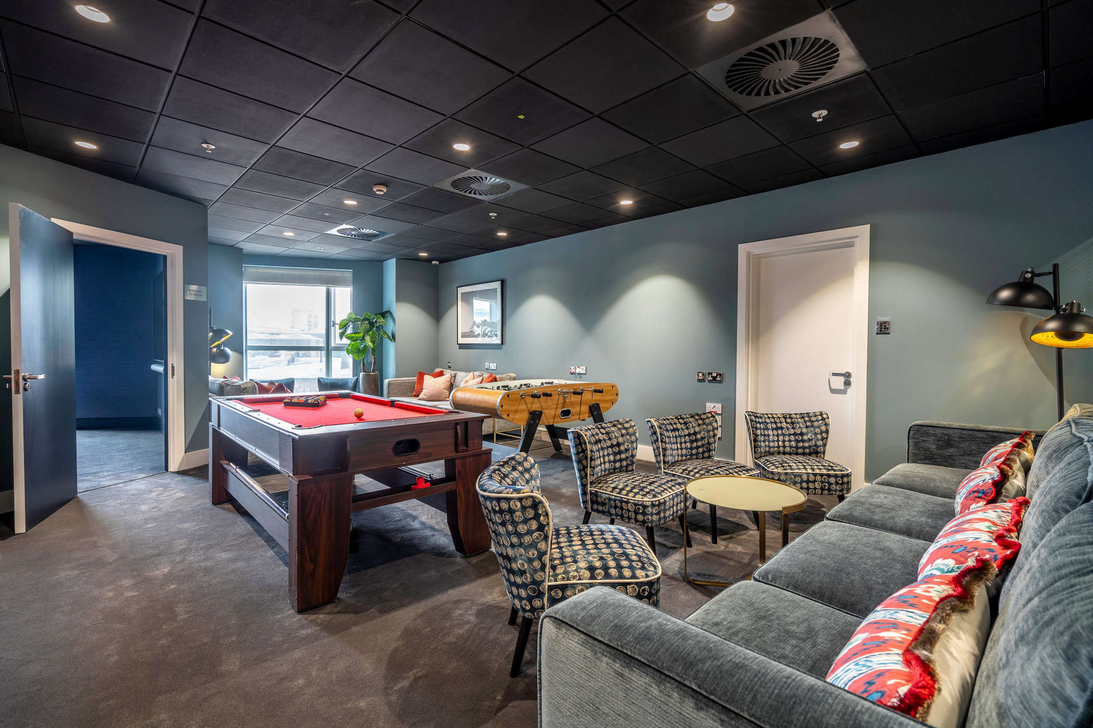 2 bedroom apartment at Circus Apartments - Image 12