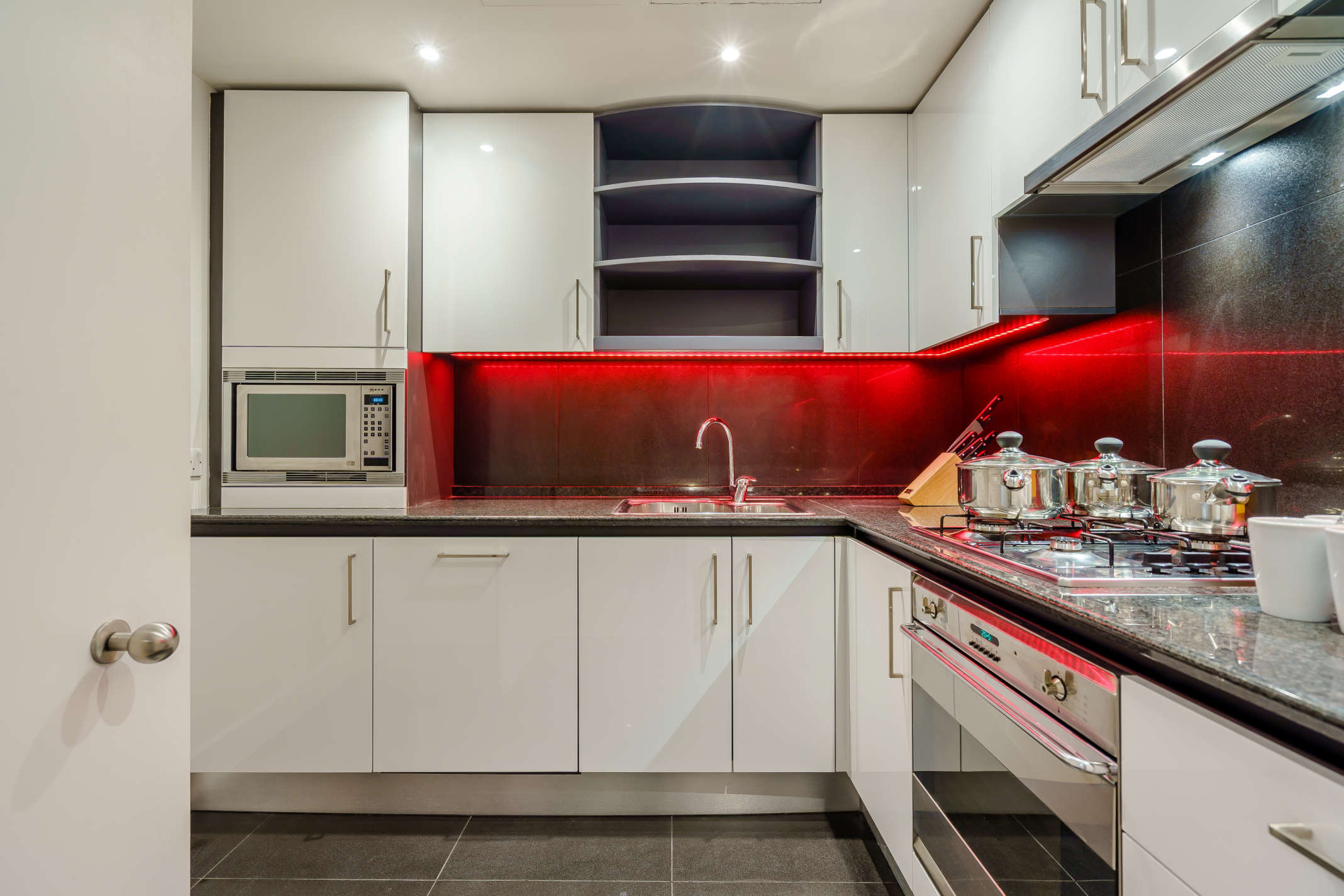 2 bedroom apartment at Circus Apartments - Image 5