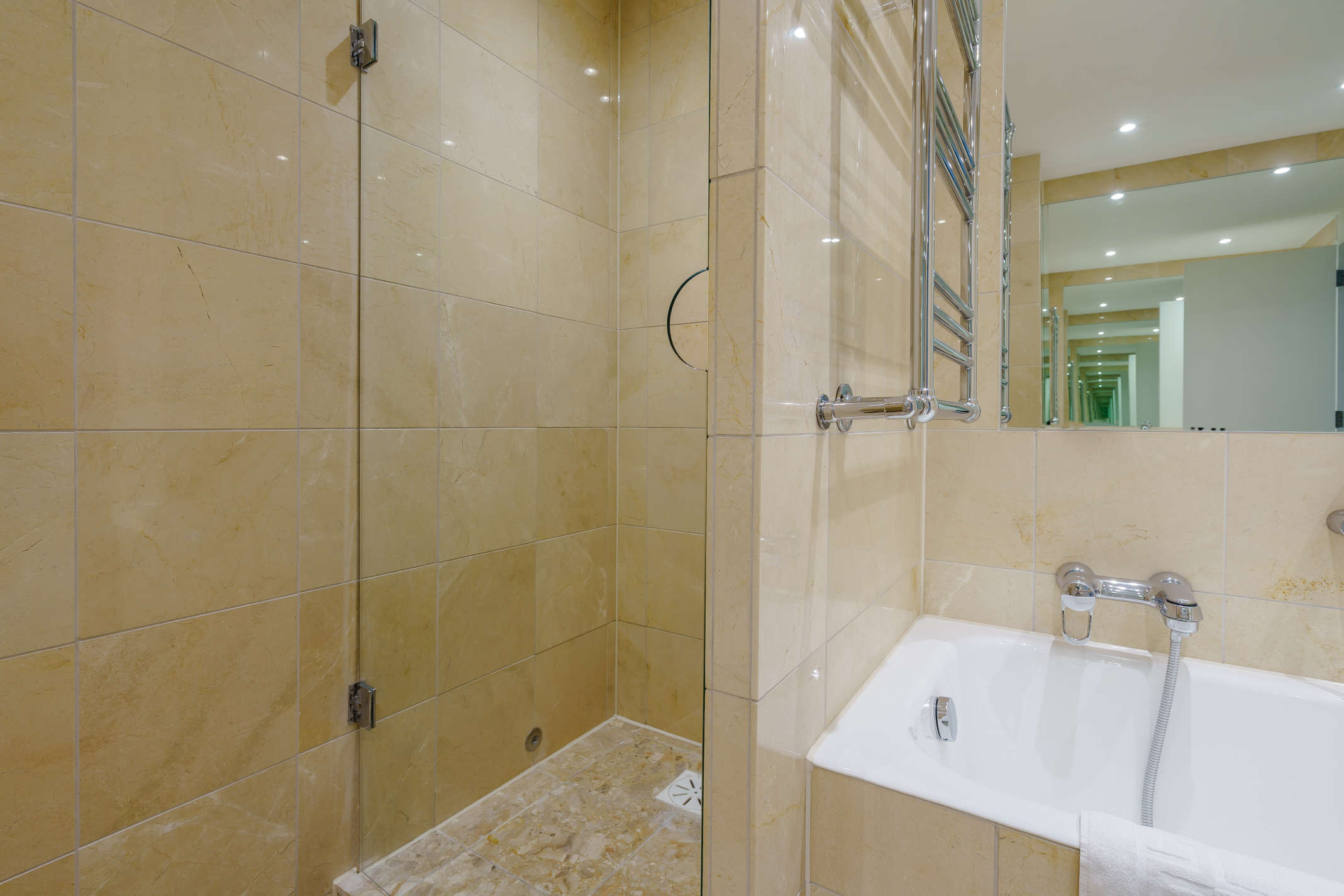 2 bedroom apartment at Circus Apartments - Image 9