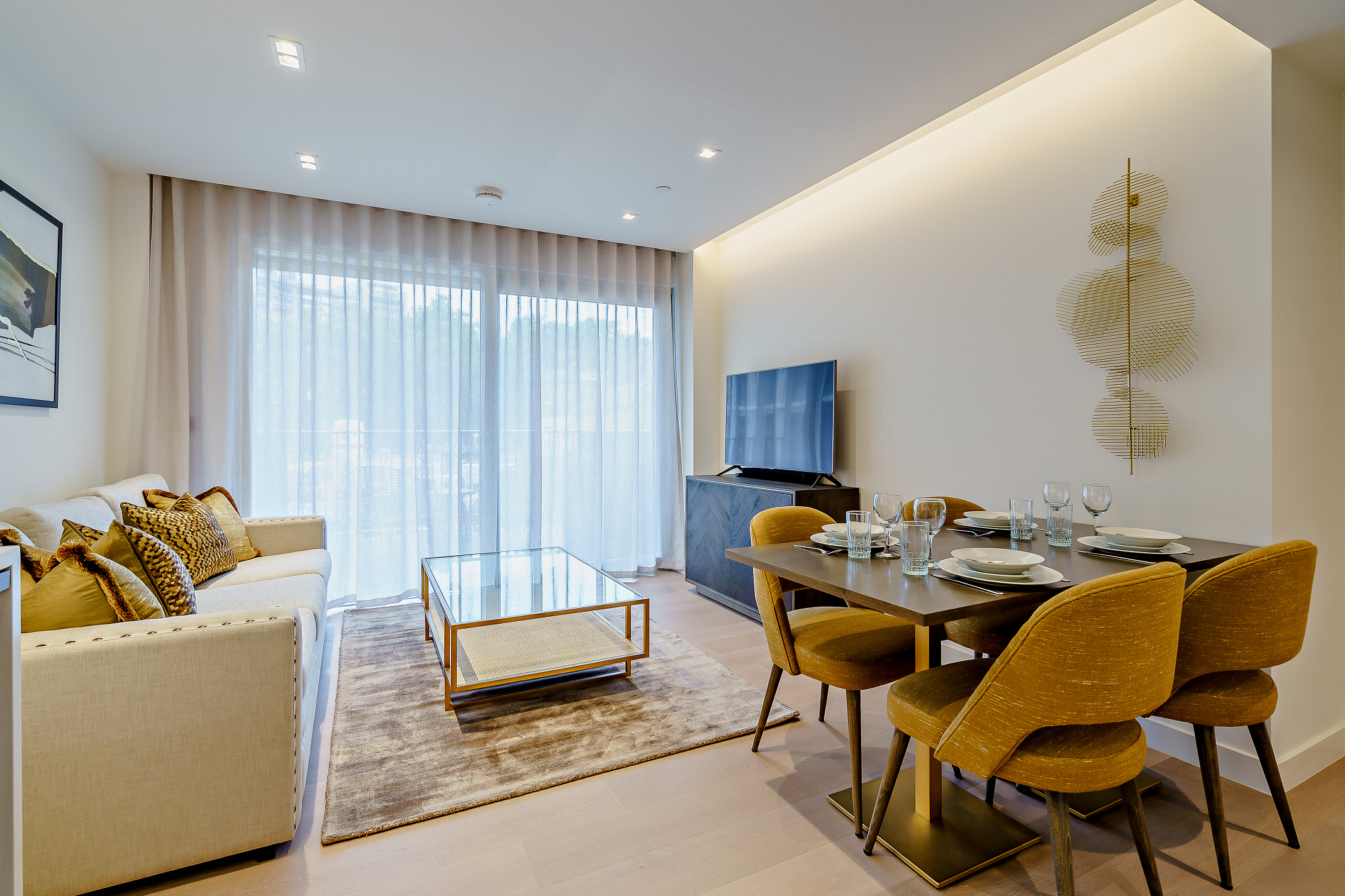 2 bedroom apartment at Garrett Mansions - Image 9