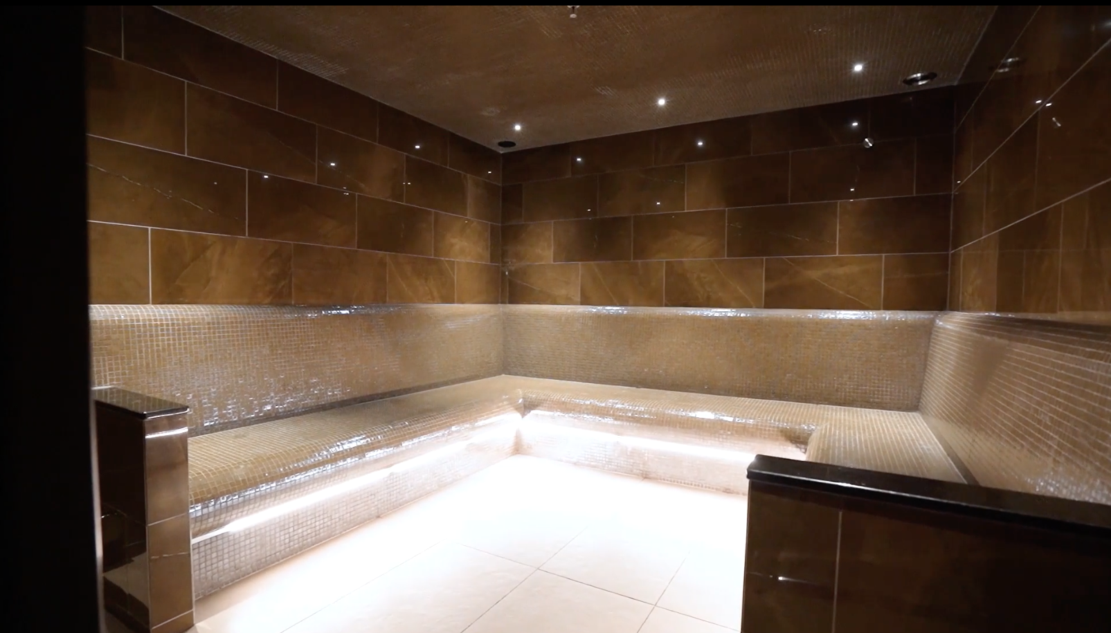 2 bedroom apartment at Garrett Mansions - Image 14