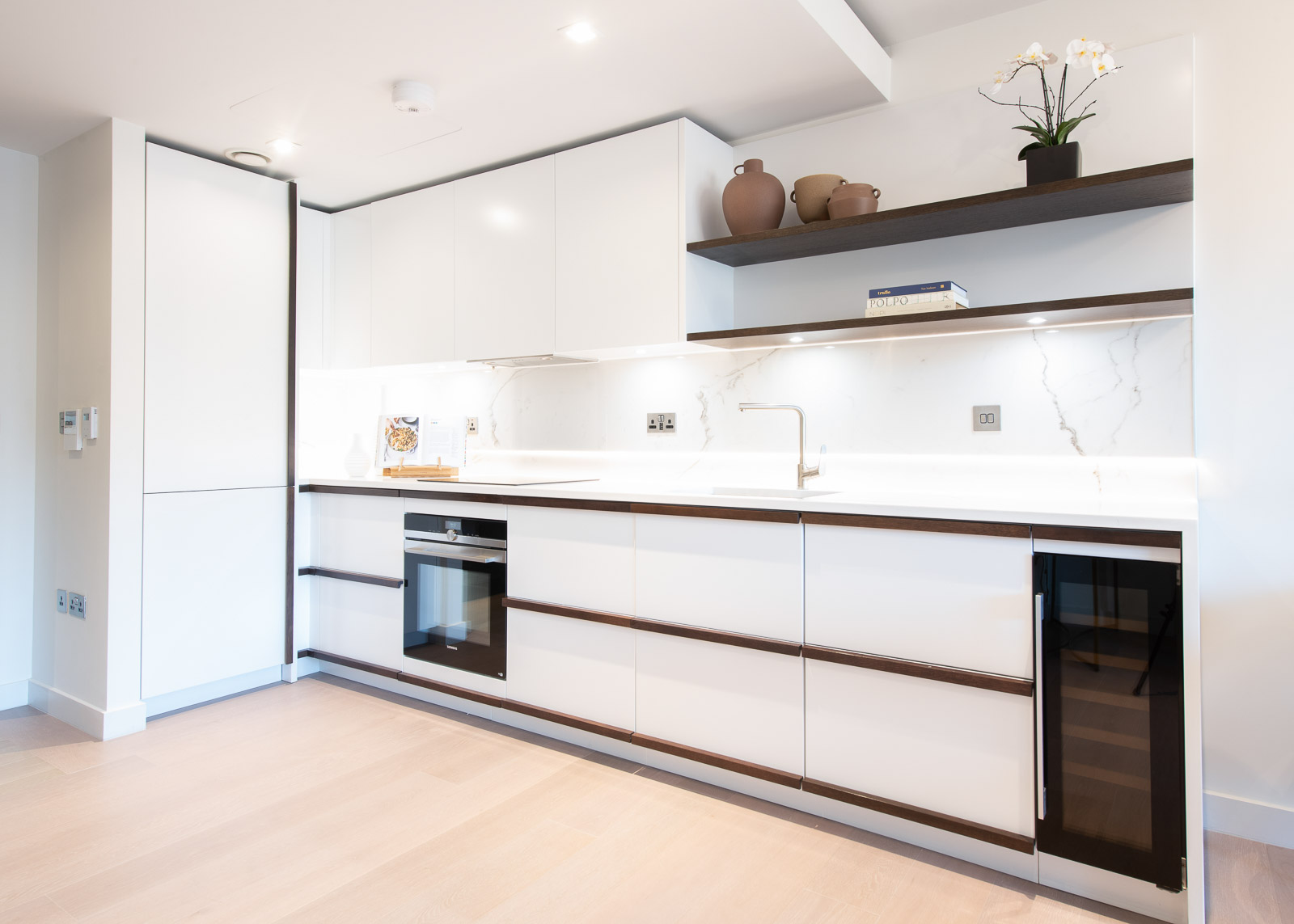 2 bedroom apartment at Garrett Mansions - Image 17