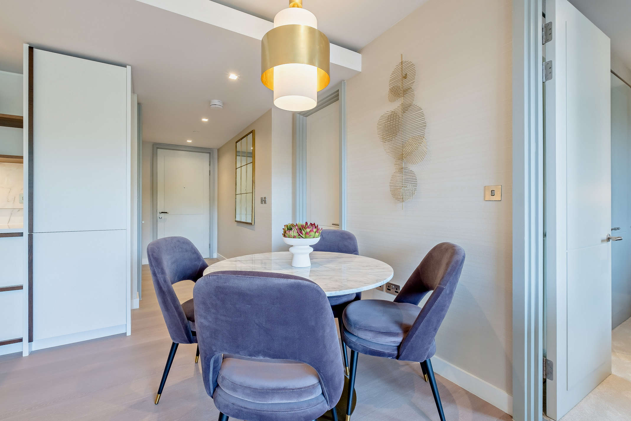 2 bedroom apartment at Garrett Mansions - Image 7