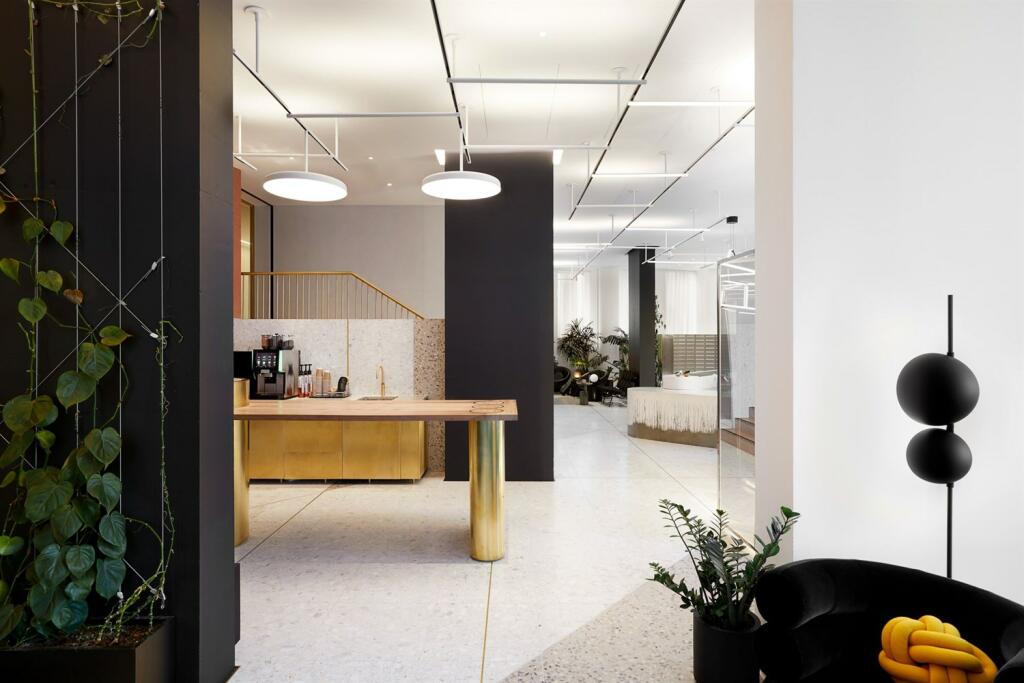 2 bedroom apartment at Upper Riverside - Image 10