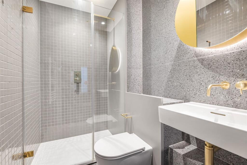 2 bedroom apartment at Upper Riverside - Image 11