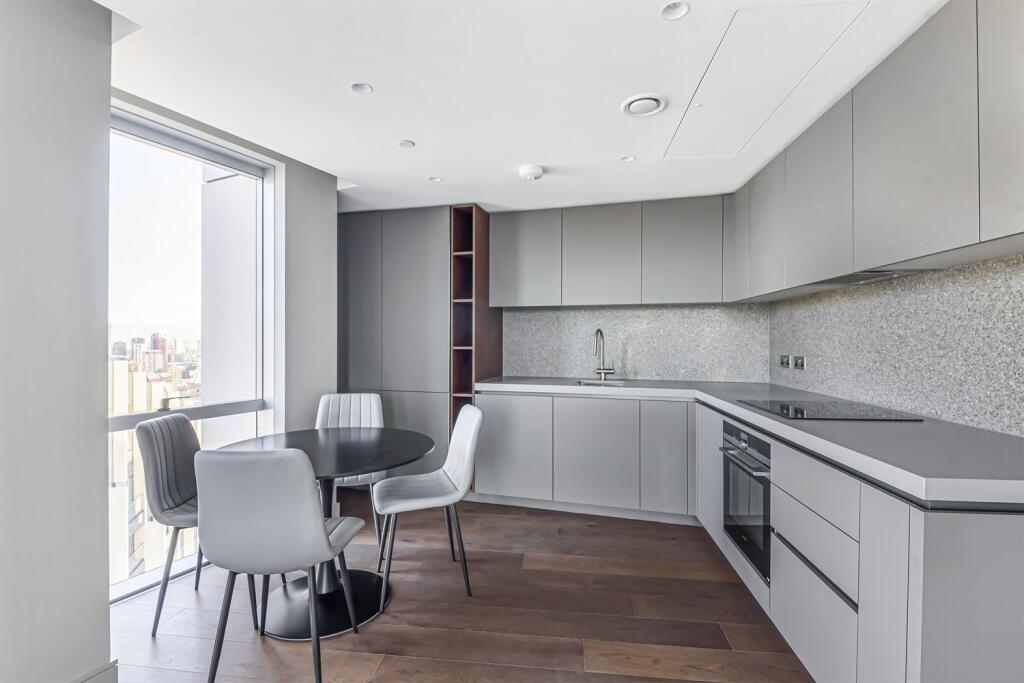 2 bedroom apartment at Upper Riverside - Image 5