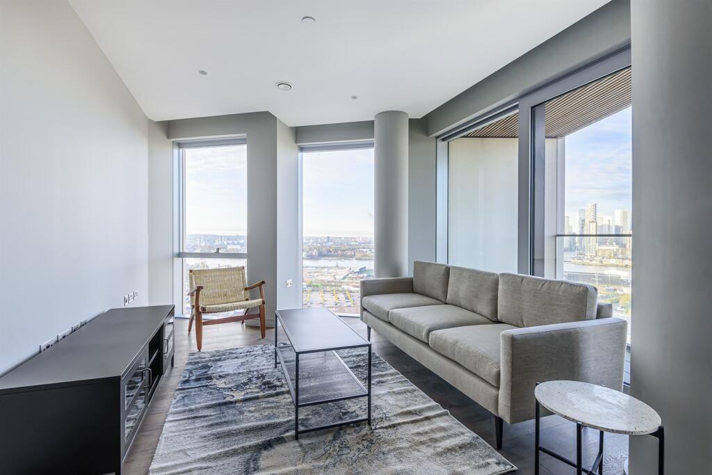 2 bedroom apartment at Upper Riverside - Image 12