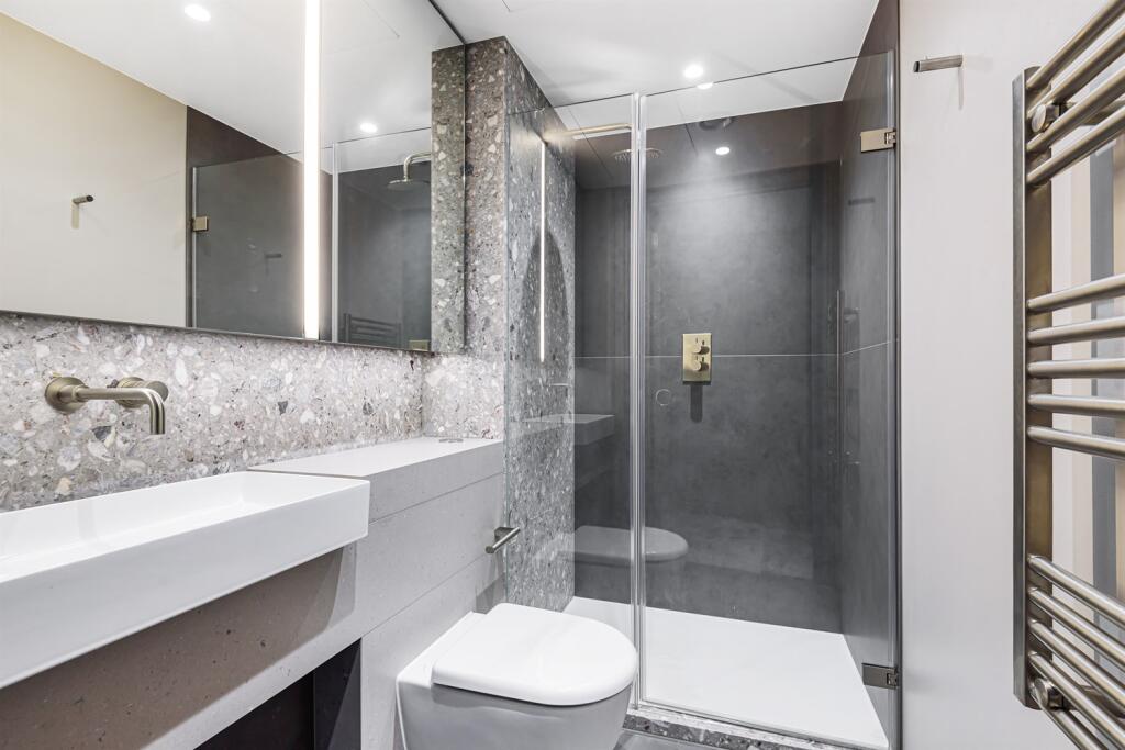 2 bedroom apartment at Upper Riverside - Image 22