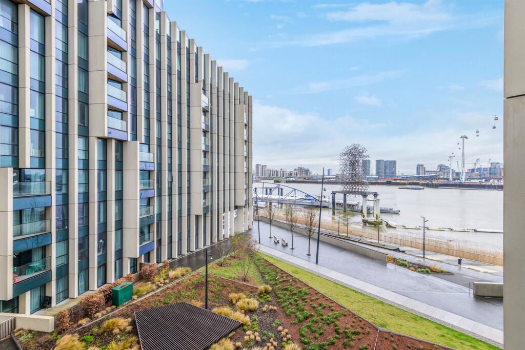 3 bedroom apartment at Upper Riverside - Image 4