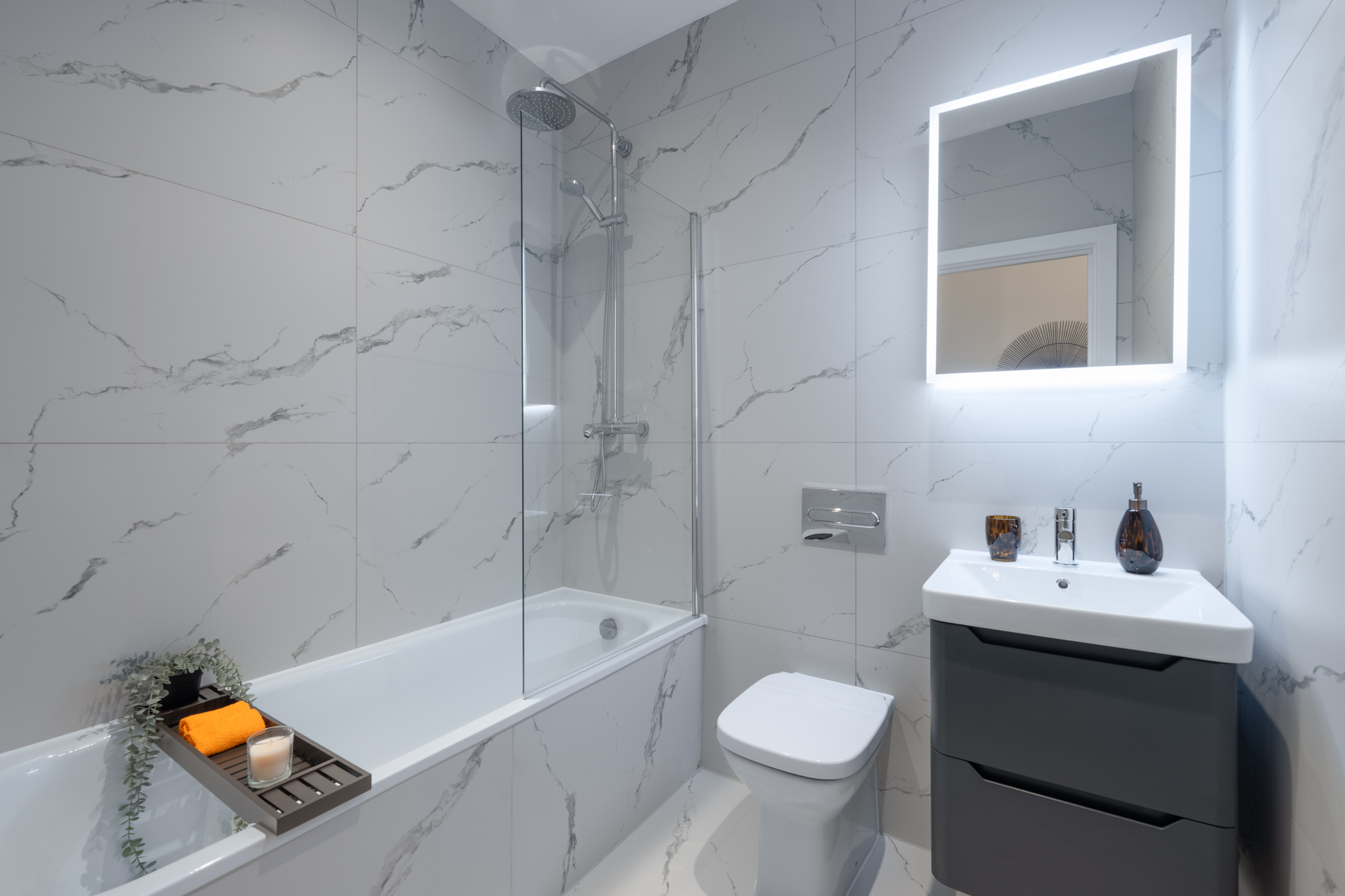 2 bedroom duplex at The Bays - Image 9